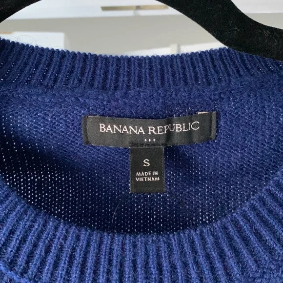 NWT Banana Republic Crew Neck Sweater - Picture 3 of 13